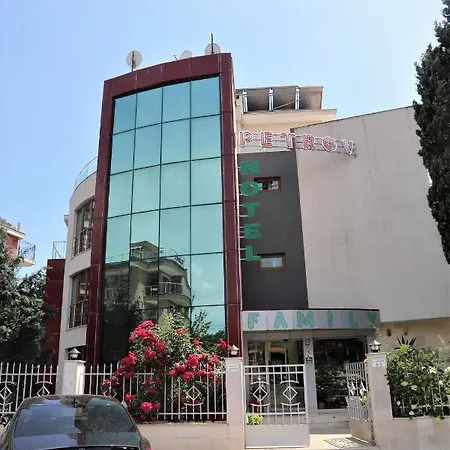 Petrov Family Hotel 3*