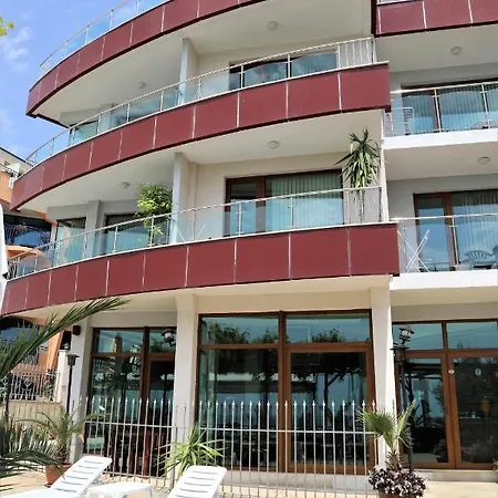 Petrov Family Hotell 3*